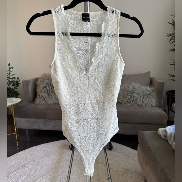 White lace sleeveless bodysuit one piece size small - Picture 5 of 12
